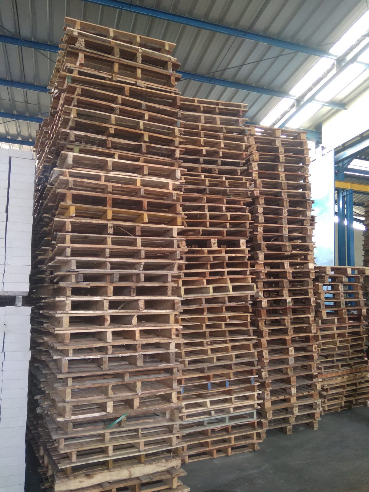 Pallet Kayu Bekas | MSM Pallet